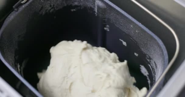 Ciasto Chlebowe Rondlu Maszyny Chleba Zbliżenie Ujęcia Procesu Pieczenia Gotowanie — Wideo stockowe