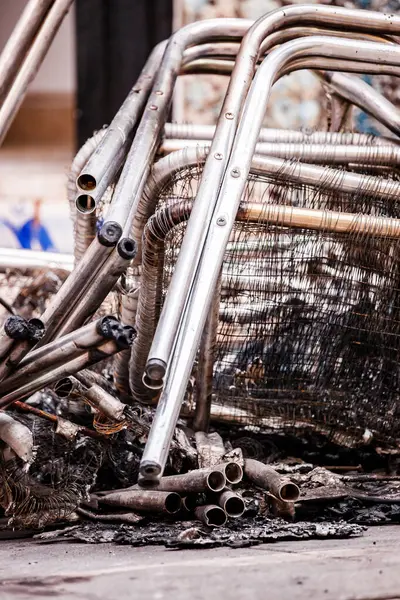 Villajoyosa 'daki yangından sonra sandalyeler