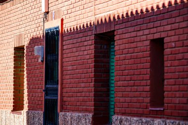 Alhambra 'da güneş ve gölge arasındaki cephe