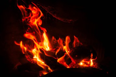 Els Poblets 'te şöminede pareidolia