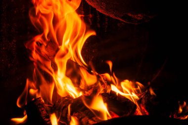 Els Poblets 'te şöminede pareidolia