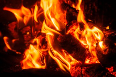 Els Poblets 'te şöminede pareidolia