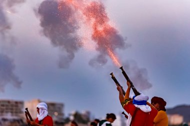 Villajoyosa, Alicante, Espana. 24-07-2024.Mağribi Villajoyosa sahilindeki muharebede bir karabinayla vuruldu..