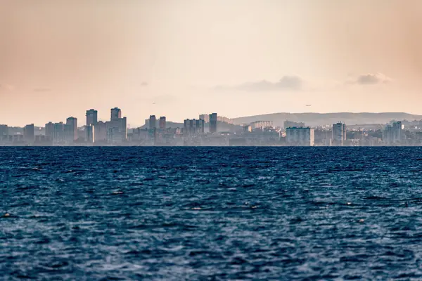 Alicante Viilajoyosa limanından görüldüğü gibi