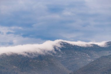 Eski Jalon kasabasındaki eski evlerin olukları