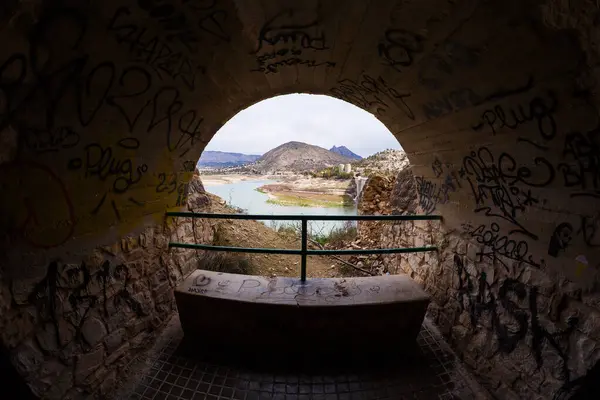 Villajoyosa, Alicante, İspanya 22-03-2025. Villajoyosa rezervuar tünelinin görüntüsü