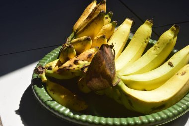 Muz ve muz dilimleri