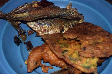 Tavada kızarmış balık, kızarmış balık.