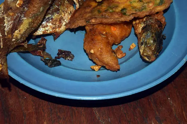 Kızarmış patatesli balık