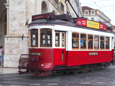 Lizbon, Portekiz 'de tarihi kırmızı tramvay turu