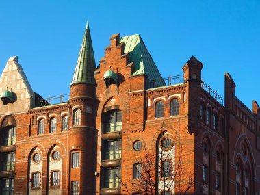 Hamburg 'daki Speicherstadtrathaus güzel bir bina.