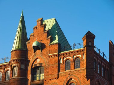 Hamburg 'daki Speicherstadtrathaus güzel bir bina.