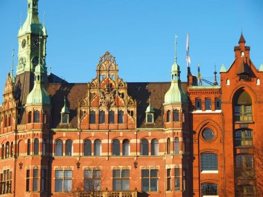 Hamburg 'daki Speicherstadtrathaus güzel bir bina.