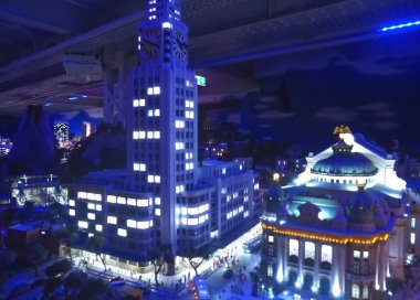 Dünyanın en büyük model demiryolu Miniatur Wunderland Almanya Hamburg 'da ve Rio de Janeiro ile geceleyin
