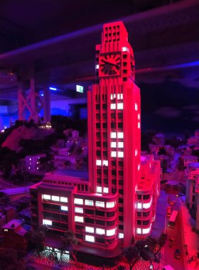 Dünyanın en büyük model demiryolu Miniatur Wunderland Almanya Hamburg 'da ve Rio de Janeiro ile geceleyin