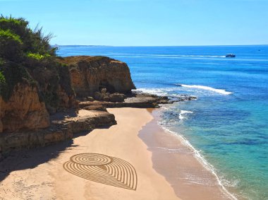 Albufeira Praia 'daki güzel sahil mandala Portekiz' in Algarve sahilindeki Maria Luisa
