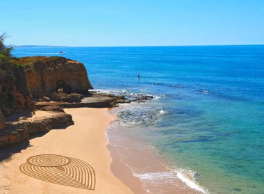 Albufeira Praia 'daki güzel sahil mandala Portekiz' in Algarve sahilindeki Maria Luisa