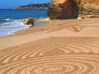 Albufeira Praia 'daki güzel sahil mandala Portekiz' in Algarve sahilindeki Maria Luisa