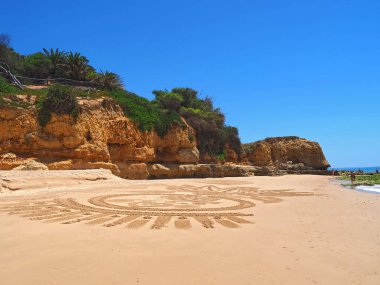 Albufeira Praia 'daki güzel sahil mandala Portekiz' in Algarve sahilindeki Maria Luisa