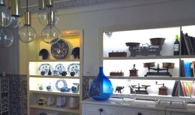 Silves, Algarve, Portekiz 'deki Kafe Darosa' nın içi güzel Portekiz fayanslarıyla dolu.