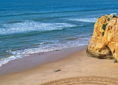 Praia 'daki kum mandala Albufeira' daki Maria Luisa, Algarve Portekiz