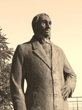 İngiliz mühendis Sir William Lindley 'in heykeli.