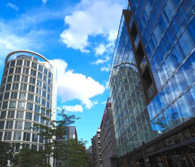 Hamburg Almanya 'da Hafencity' de modern mimari: Coffee Plaza kompleksi