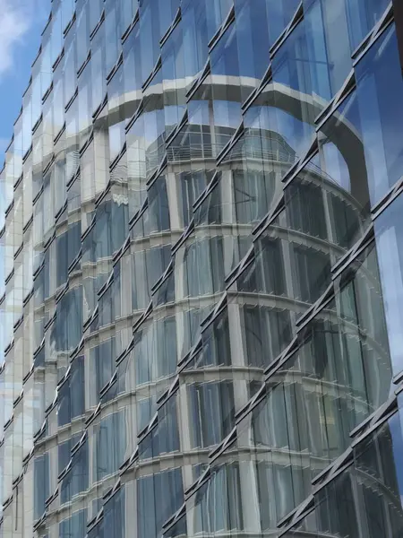 Hamburg Almanya 'da Hafencity' de modern mimari: Coffee Plaza kompleksi