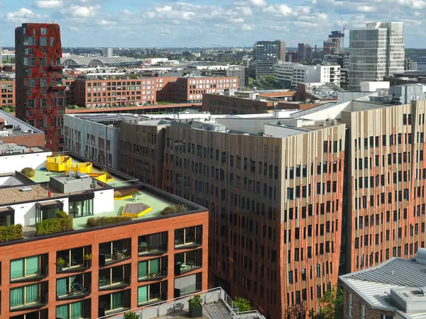 Hamburg Almanya 'sında HafenCity' nin çarpıcı binalarının hava manzarası