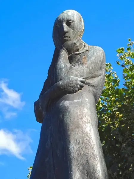 Hamburg 'da Alman şair Heinrich Heine' in heykeli