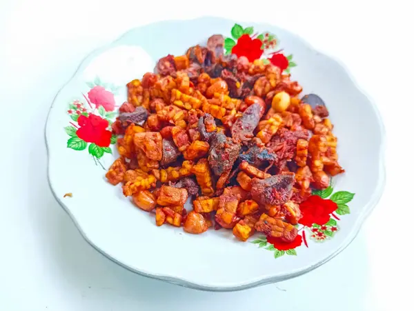 Baharatlı Tempeh ve Fıstık Karıştırma