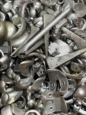 Titanyum yenileme vücut eklemleri ve kemik bantları. Yüksek kalite fotoğraf