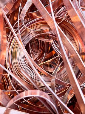 Bir yığın içinde elektrik iletimi için kullanılan bakır şerit. Yüksek kalite fotoğraf