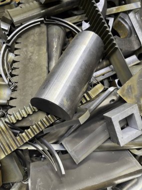 Çeşitli şekillerde paslanmaz çelik parçalarının portresi. Yüksek kalite fotoğraf