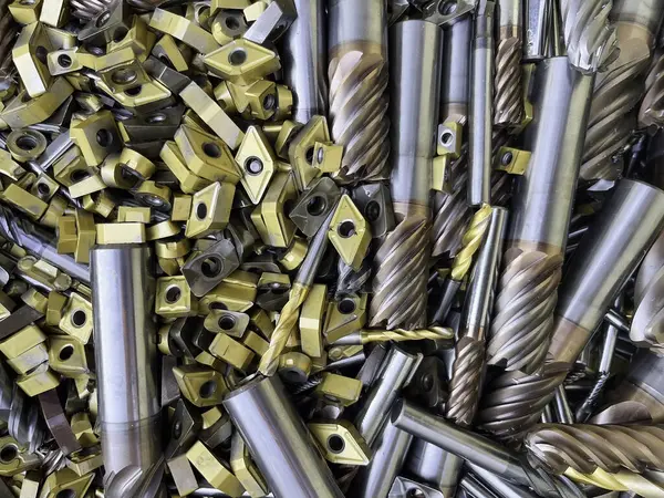 Tungsten atıkları sanayiden geri dönüştürülecek. Yüksek kalite fotoğraf