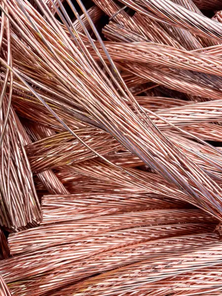 Elektrik kablolarından kopan bakır tel telleri. Yüksek kalite fotoğraf