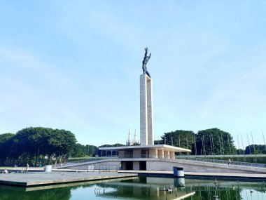 Banteng Field Park 'taki Batı İrian Kurtuluşu' nun Ünlü ve Tarihi Anıtı veya 