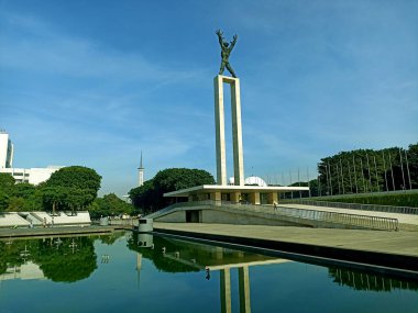 Banteng Field Park 'taki Batı İrian Kurtuluşu' nun Ünlü ve Tarihi Anıtı veya 