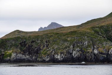 Güney Amerika, Şili 'deki Cape Horn Adası' nın dağlık arazisinin güzel manzarası.