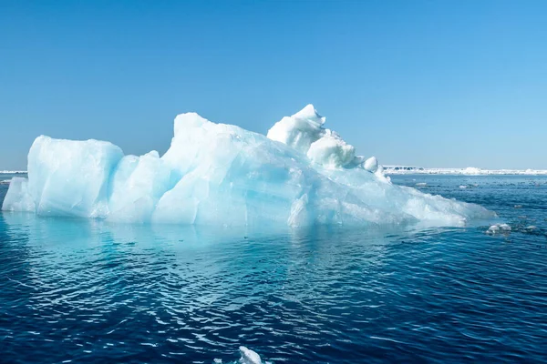 Iceberg Azul Deriva Mar Weddell Cerca Isla Snow Hill Este —  Fotos de Stock