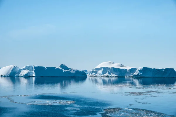 Antarktische Landschaft Mit Eisbergen Einem Strahlend Sonnigen Sommertag Der Ostküste — Stockfoto