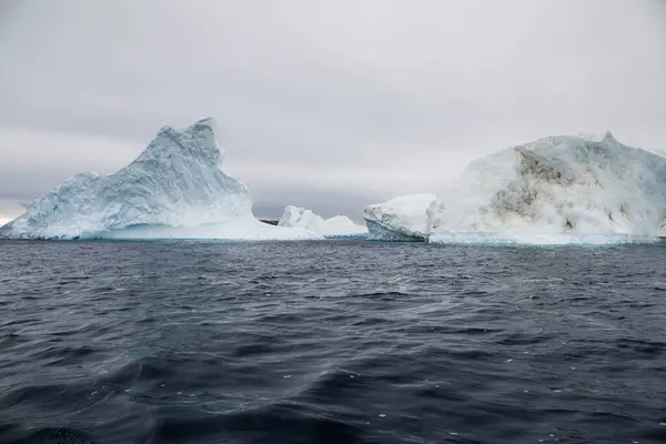 Ledovce Různých Tvarů Velikostí Plující Weddellově Moři Antarktickém Poloostrově Polárních — Stock fotografie