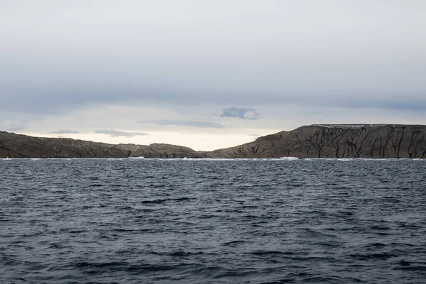 Bulutlu Bir Günde Seymour Adası Manzarası — Stok fotoğraf