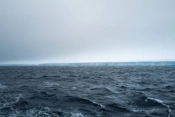 A23A Iceberg Столовий Айсберг Найбільший Айсберг Світі Дрейфує Біля Антарктичного — стокове фото