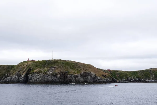 Burun Adası Iniş Için Yaklaşan Bir Zodyak Teknesinin Panoraması — Stok fotoğraf