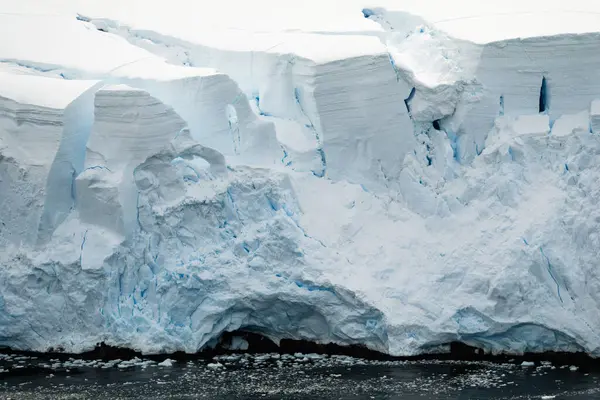 2つのハモック島 パーマー諸島 南極半島 南極大陸の氷冠からの氷山の氷山の損失の痕跡 — ストック写真