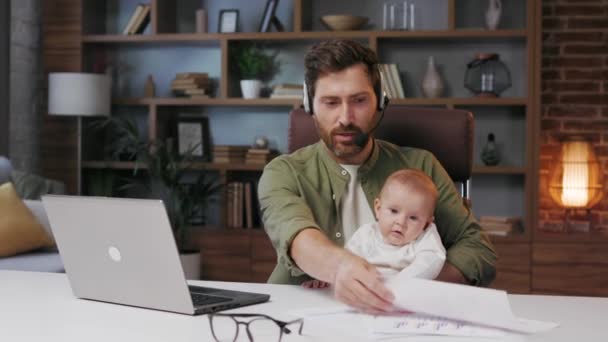 Father Maternity Leave Holding Online Conference Meeting Home Office Small — Vídeos de Stock