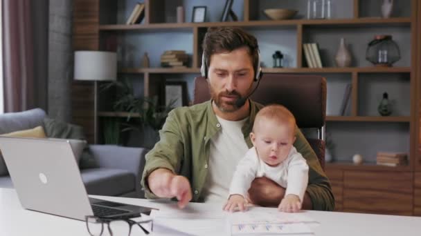 Father Maternity Leave Holding Online Conference Meeting Home Office Small — Video Stock