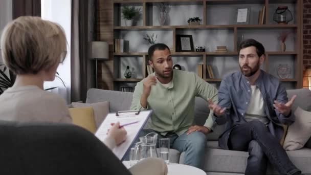 Lgbt Family Psychotherapists Appointment Family Psychologist Conducts Session Beautiful Office — Stok video
