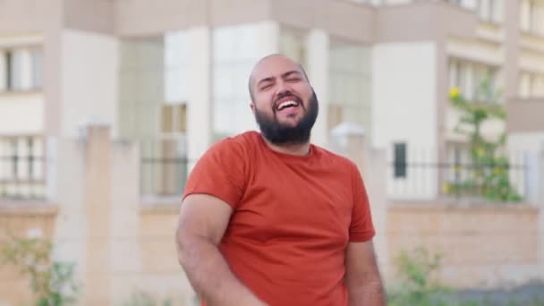 Pria India Botak Tertawa — Stok Video